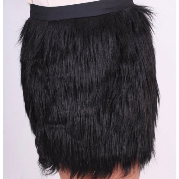 Black mini skirt - Picture 4 of 5